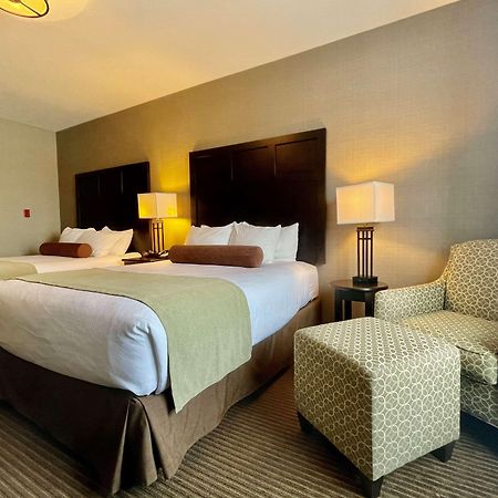Best Western Plus Okotoks Inn & Suites Bagian luar foto