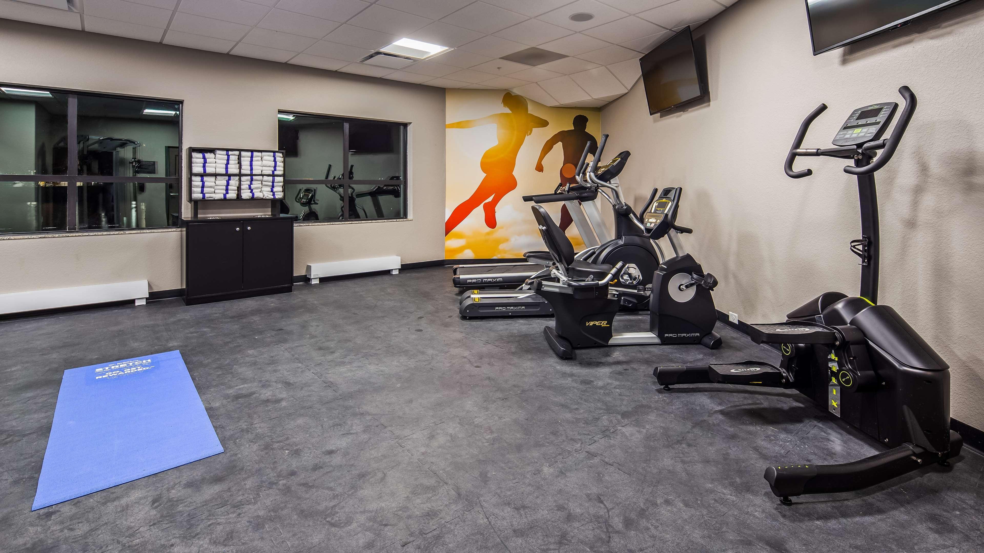 Best Western Plus Okotoks Inn & Suites Bagian luar foto